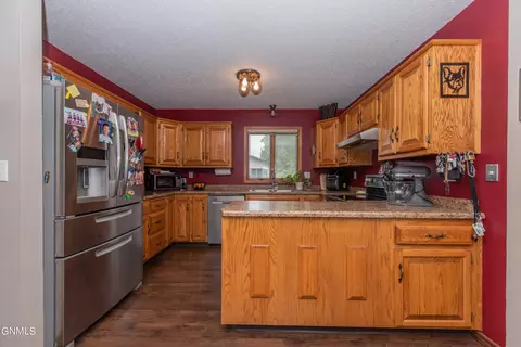 583 13th St E, Dickinson, ND 58601 photo 14
