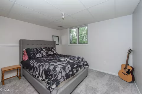 583 13th St E, Dickinson, ND 58601 photo 34