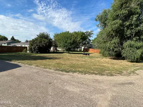 618 17th Ave W, Williston, ND 58801 photo 26