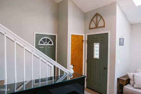 1421 Canyon Dr, Bismarck, ND 58503 photo 6