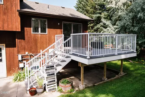 1421 Canyon Dr, Bismarck, ND 58503 photo 32