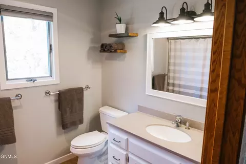 1421 Canyon Dr, Bismarck, ND 58503 photo 16