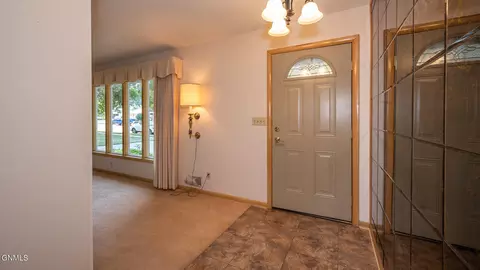 202 Owens Ave, Bismarck, ND 58501 photo 5