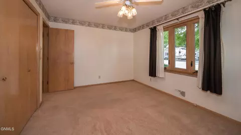 202 Owens Ave, Bismarck, ND 58501 photo 20