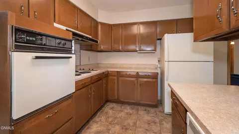 202 Owens Ave, Bismarck, ND 58501 photo 10
