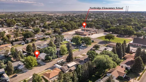 202 Owens Ave, Bismarck, ND 58501 photo 2