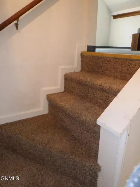 Entry Way - 313 6th St E, Culbertson, MT 59218 photo 5 of 10