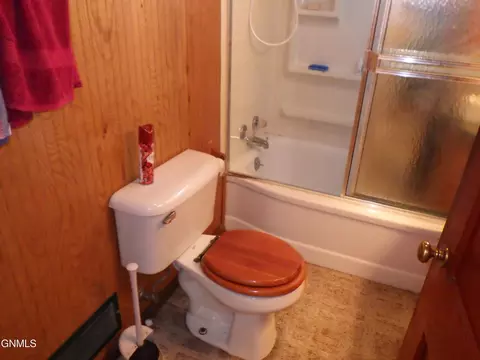 Bath - 313 6th St E, Culbertson, MT 59218 photo 2 of 4