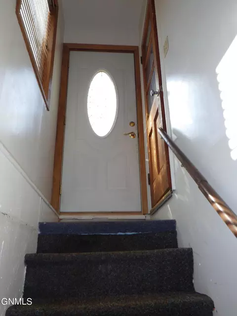 Entry Way - 313 6th St E, Culbertson, MT 59218 photo 10 of 10