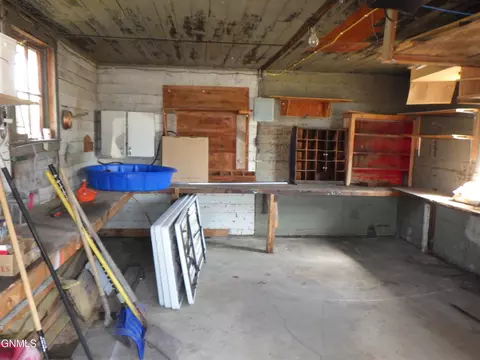 Exterior - 313 6th St E, Culbertson, MT 59218 photo 16 of 18