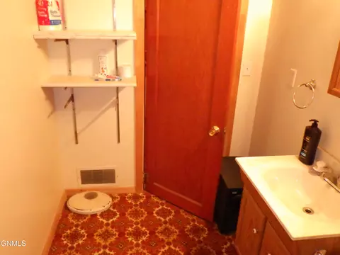 Bedroom - 313 6th St E, Culbertson, MT 59218 photo 3 of 4