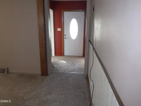 Entry Way - 313 6th St E, Culbertson, MT 59218 photo 2 of 10