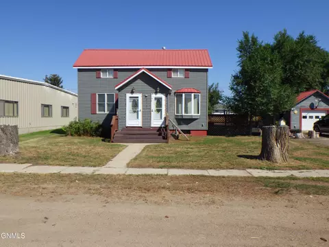 313 6th St E, Culbertson, MT 59218