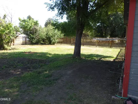Exterior - 313 6th St E, Culbertson, MT 59218 photo 12 of 18