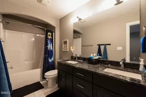 2471 Eugene Dr N, Mandan, ND 58554 photo 30