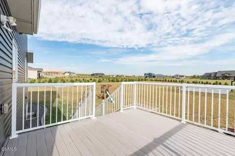 2471 Eugene Dr N, Mandan, ND 58554 photo 16