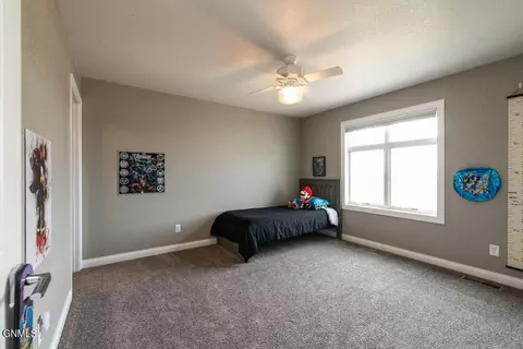2471 Eugene Dr N, Mandan, ND 58554 photo 26