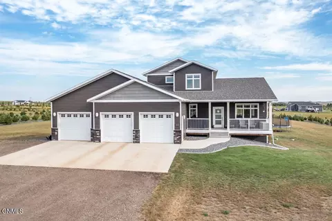 2471 Eugene Dr N, Mandan, ND 58554 photo 1