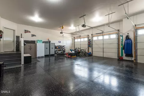 2471 Eugene Dr N, Mandan, ND 58554 photo 32