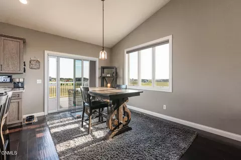 2471 Eugene Dr N, Mandan, ND 58554 photo 14