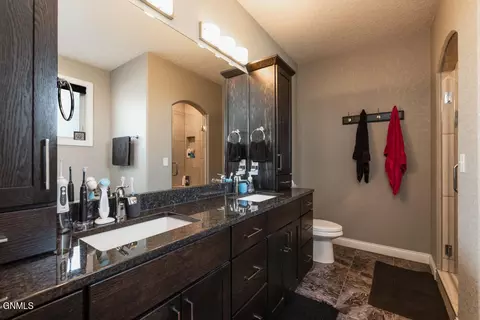 2471 Eugene Dr N, Mandan, ND 58554 photo 22