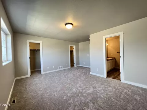 2717 23rd St W, Williston, ND 58801 photo 29