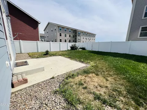 2717 23rd St W, Williston, ND 58801 photo 9