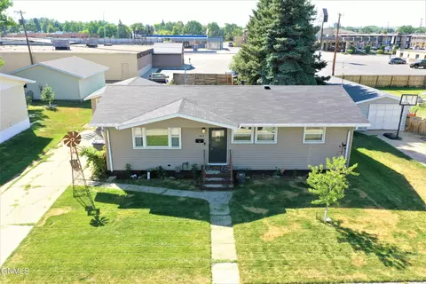 1615 1st Ave W, Williston, ND 58801 photo 1