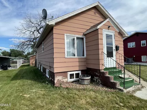 912 8th Ave W, Williston, ND 58801 photo 15