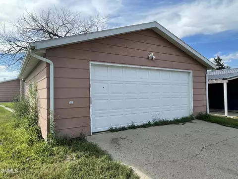 912 8th Ave W, Williston, ND 58801 photo 13