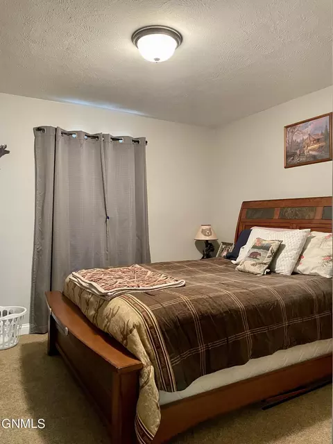 5465 Nicholas Ave NW, Williston, ND 58801 photo 12