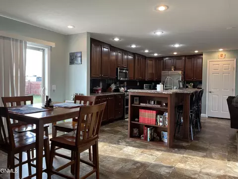 5465 Nicholas Ave NW, Williston, ND 58801 photo 10