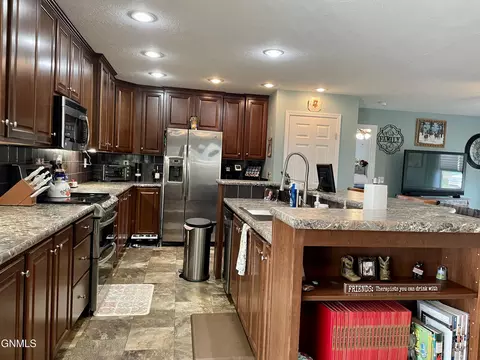 5465 Nicholas Ave NW, Williston, ND 58801 photo 6