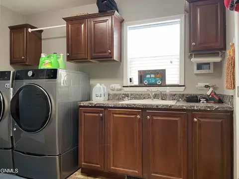 5465 Nicholas Ave NW, Williston, ND 58801 photo 14