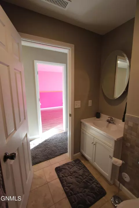 1118 Horseman Loop, Bismarck, ND 58501 photo 50
