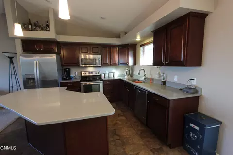 1118 Horseman Loop, Bismarck, ND 58501 photo 18