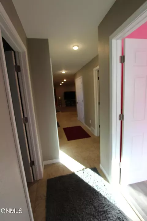 1118 Horseman Loop, Bismarck, ND 58501 photo 55