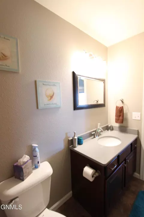 1118 Horseman Loop, Bismarck, ND 58501 photo 33