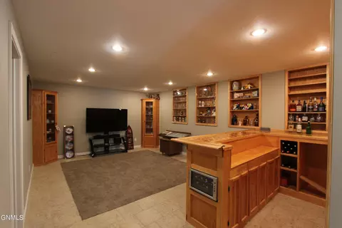 1118 Horseman Loop, Bismarck, ND 58501 photo 37