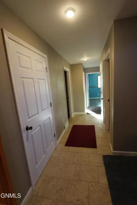 1118 Horseman Loop, Bismarck, ND 58501 photo 46