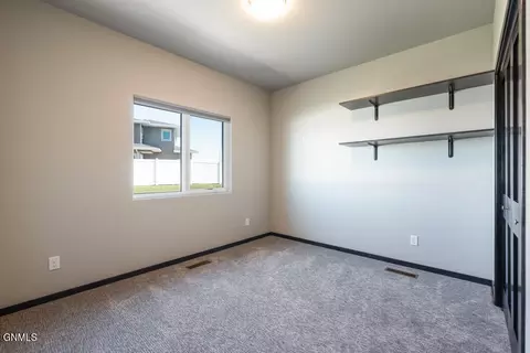 4701 Normandy St, Bismarck, ND 58503 photo 22