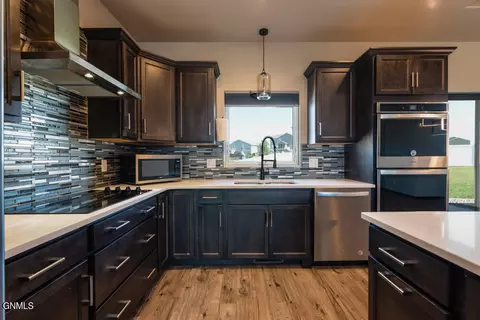 4701 Normandy St, Bismarck, ND 58503 photo 17