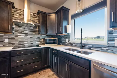 4701 Normandy St, Bismarck, ND 58503 photo 18