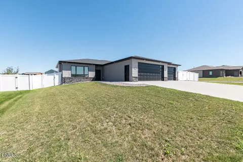 4701 Normandy St, Bismarck, ND 58503 photo 8