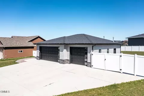 4701 Normandy St, Bismarck, ND 58503 photo 7