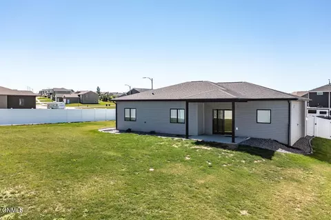 4701 Normandy St, Bismarck, ND 58503 photo 34