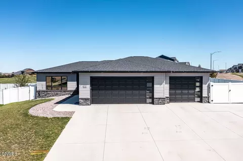 4701 Normandy St, Bismarck, ND 58503 photo 1