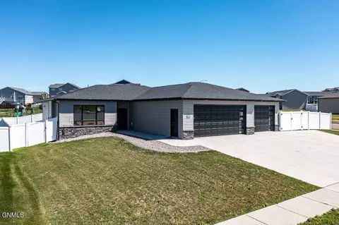 4701 Normandy St, Bismarck, ND 58503 photo 5