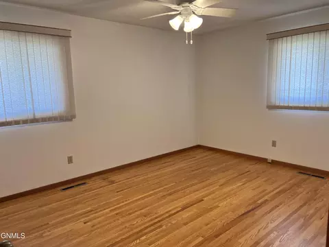 1522 5th Ave W, Williston, ND 58801 photo 20