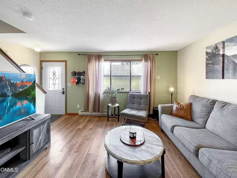 2703 19th Ave W, Williston, ND 58801 photo 9